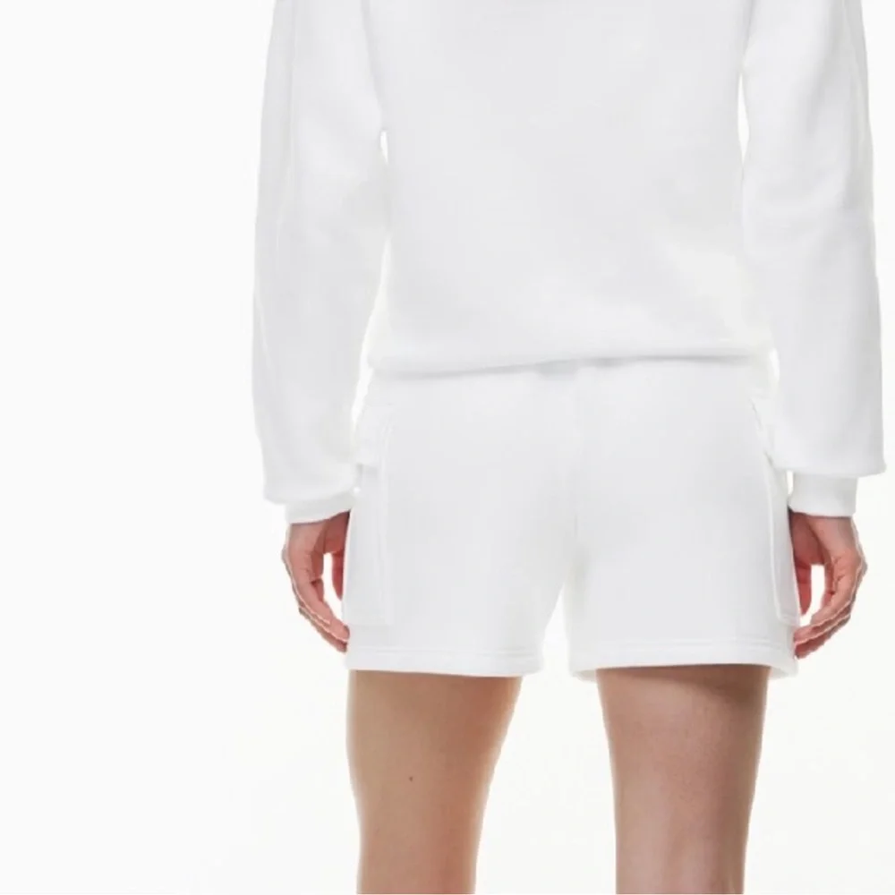Aritzia Short Cozy Sweatfleece Mega Cargo TM
Mid-thigh - Picture 5 of 6